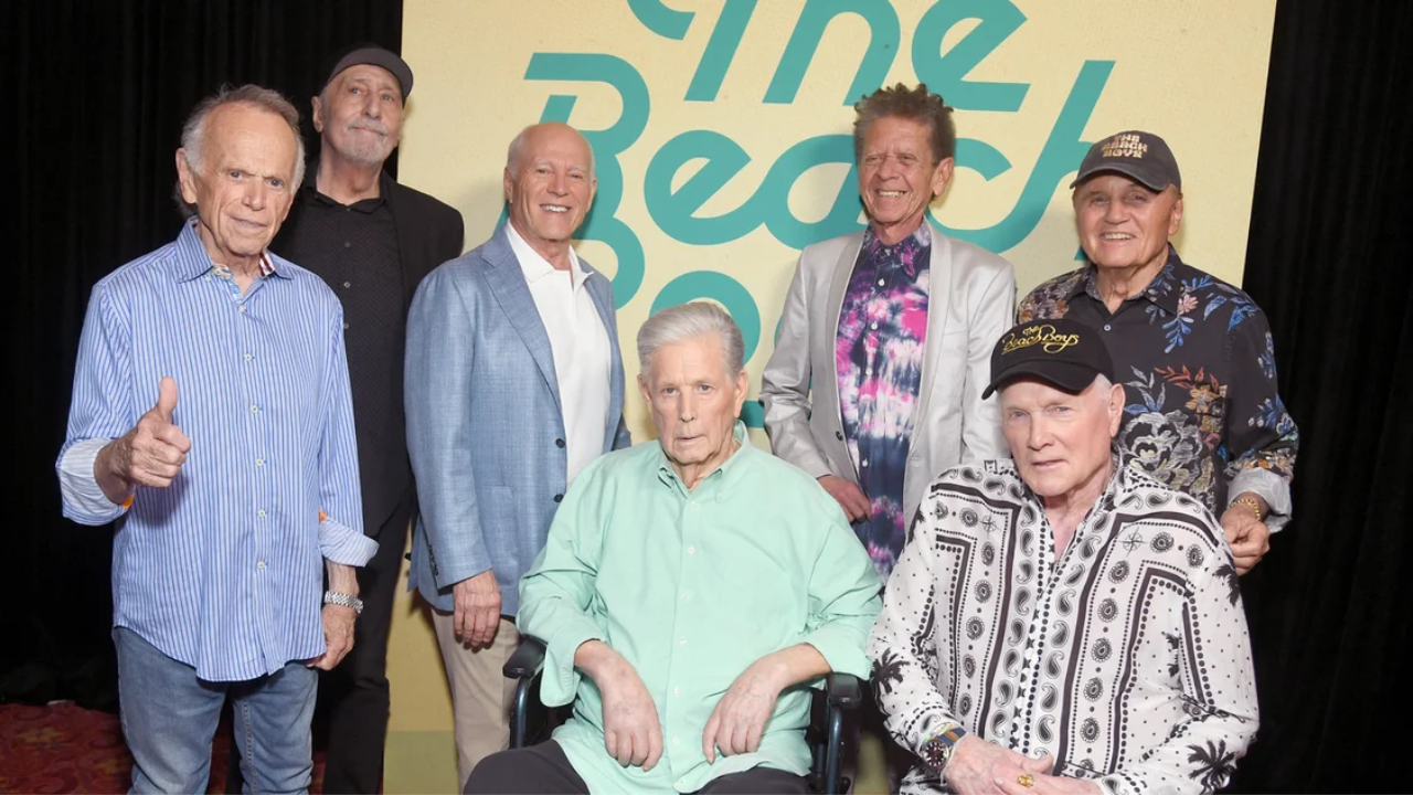 Watch Brian Wilson Get a Standing Ovation at The Premiere of "the Beach Boys."